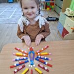 Манькова Наталья Александровна СПб г.Ломоносов ГБДОУдетский сад 21 комбинированного вида Петродворцового района СПб Мосякина Алиса 6 лет Подготовительная группа " Золотой ключик" "Павлин" Номинация : Домашние птицы.