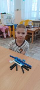 Мешкова Елена Александровна г. Дегтярск Муниципальное бюджетное дошкольное образовательное учреждение "Детский сад комбинированного вида № 16" Сазонов Арсений, 6 лет Номинация: «Дикие птицы» «Лебёдушка».